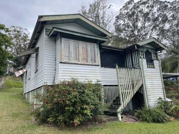 Queenslander style home - Queensland House Removers